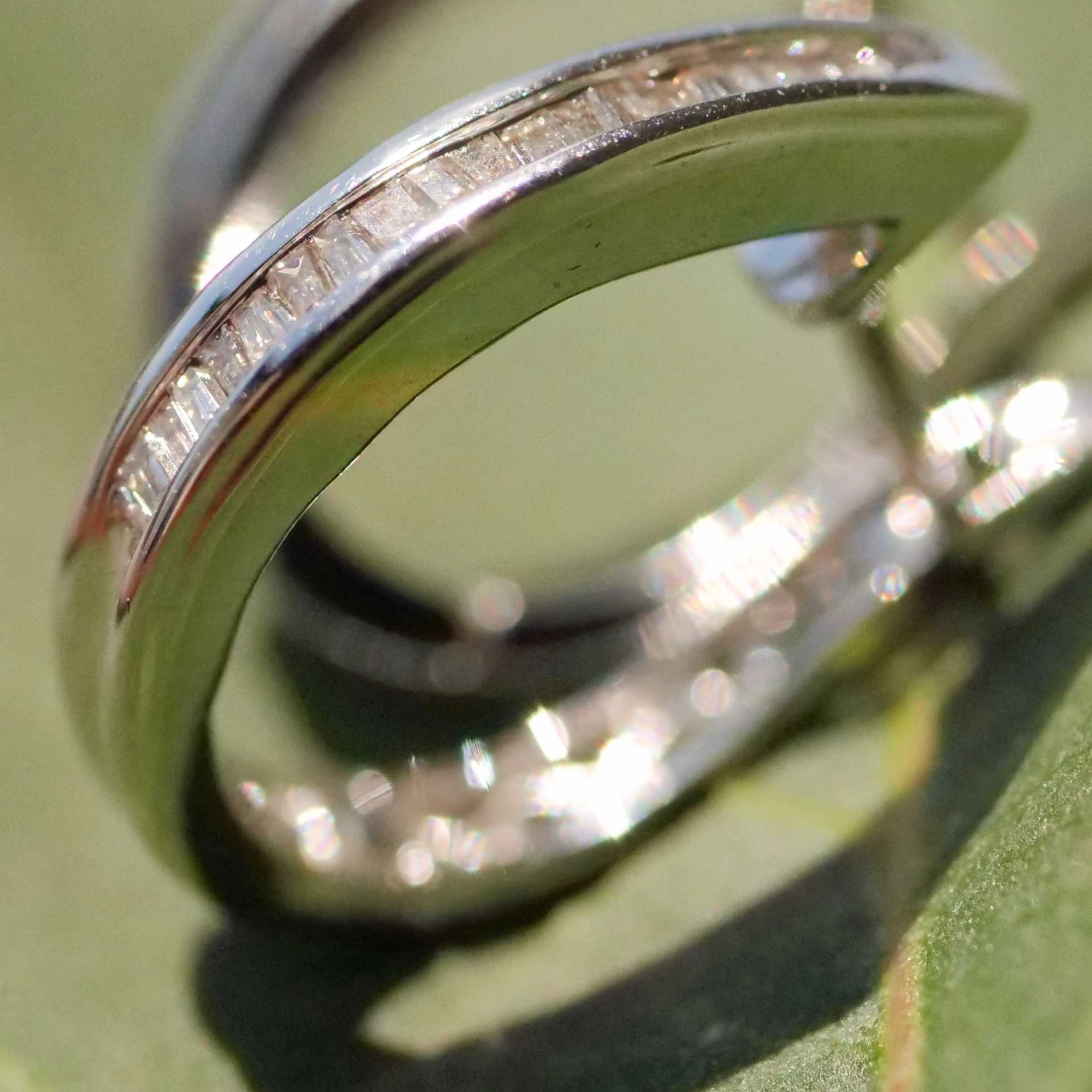 Diamant Klapp Creolen 0.25 ct W / SI 585er Weissgold ideal zum Einhängen