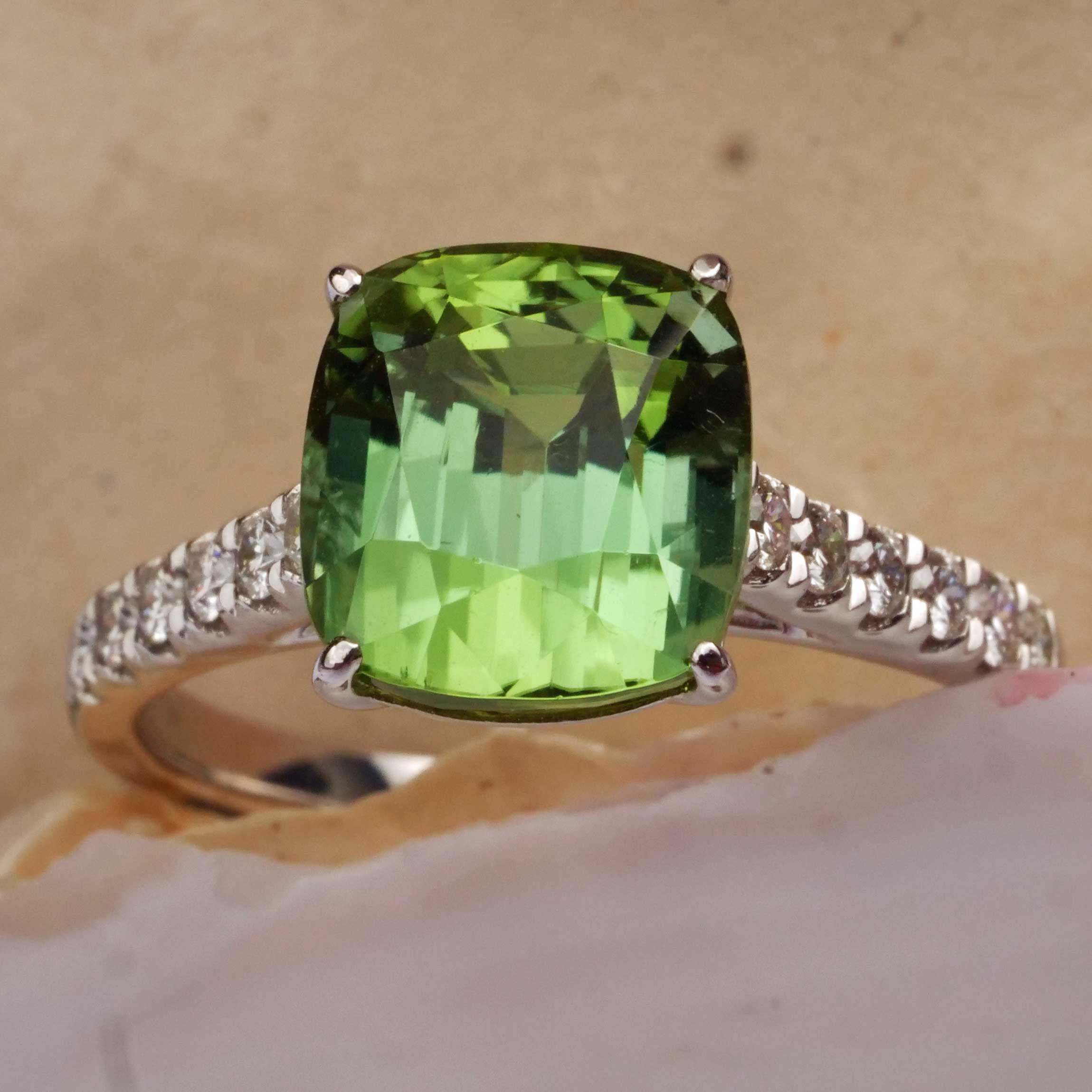 Lagun Grün-Blauer Turmalin Brillant Ring 750er Weissgold 3.90 ct 0.27 ct  Afghanistan Top Qualität