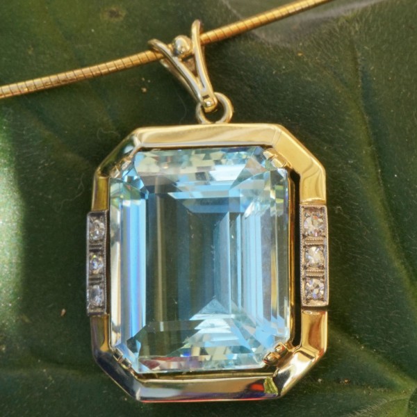 Schmuckzicke Aquamarin 25 carat Topqualität 585er Gold Diamant groß