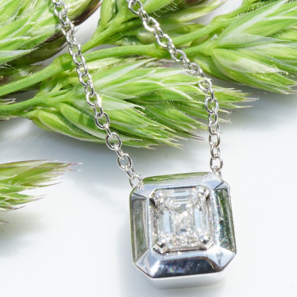 Diamant Emeraldcut Collier 0.15 ct 750er Weissgold TW VS made in Italy massiv