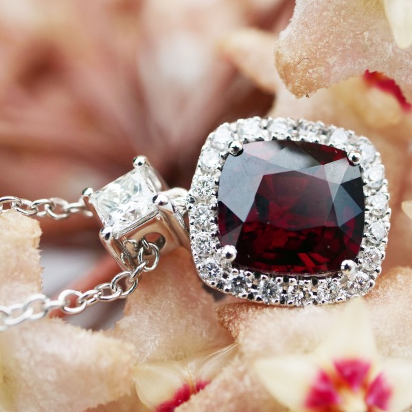 Red Spinel Diamond Necklace 1.63 ct AAA+....Great Luminosity 18 kt whitegold