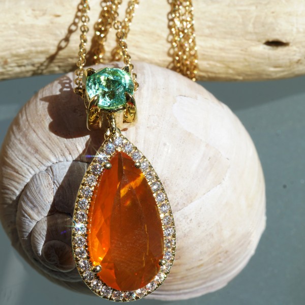 Tourmalin Fire Opal Pendant with Chain 18 kt Yellow Gold...High End Jewelry