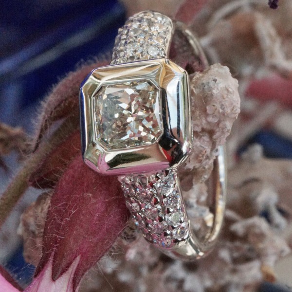 Prinzess Diamant Ring 0.713 ct 0.28 ct W-CR / SI-P1 900er Platin Brillanz Top