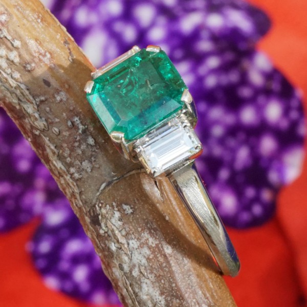 Smaragd Diamant Ring 850er Platin Muzo Smaragd ca. 1.40 ct Diamant 0.46 ct TW / IF