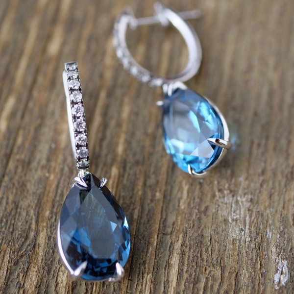 Blue and Grey.. made in a traditional goldsmith&#039;s factory in Valenza/Italy bluetopaz and diamonds 18kt whitegold