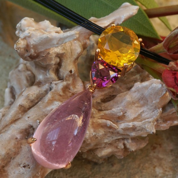 Violetter Granat Kunzit Feueropal Anhänger 750er Rosegold Flower Inspiration