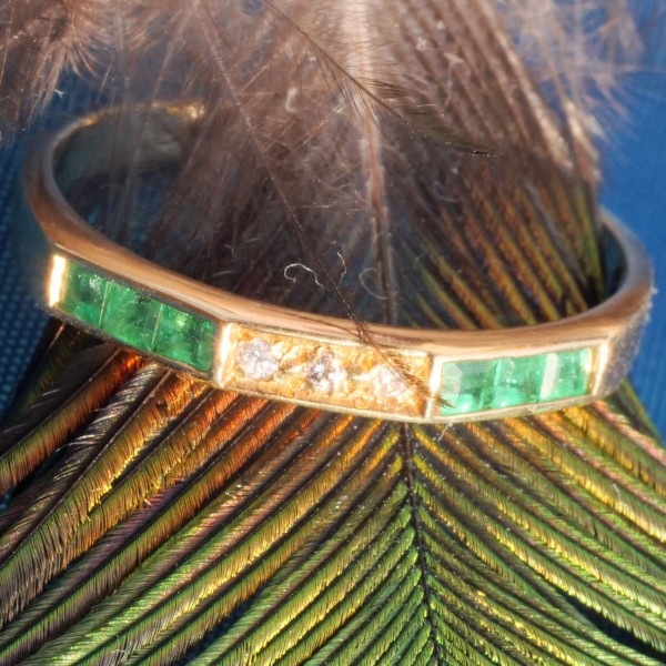 Zarter Smaragd Brillant Band Ring 750er Gelbgold neu und ungetragen Steckring