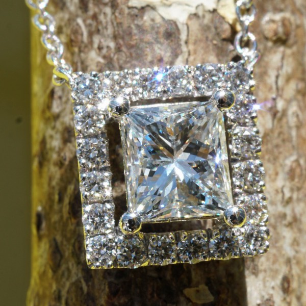 Prinzess Diamant Collier in 750er Weissgold 0.92 ct TW VVS