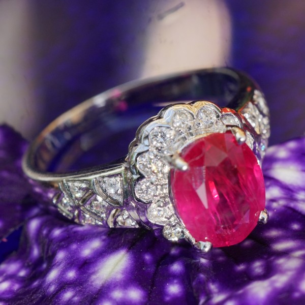 Elegant Ruby Brilliant Ring 18 kt White Gold....What a great Present