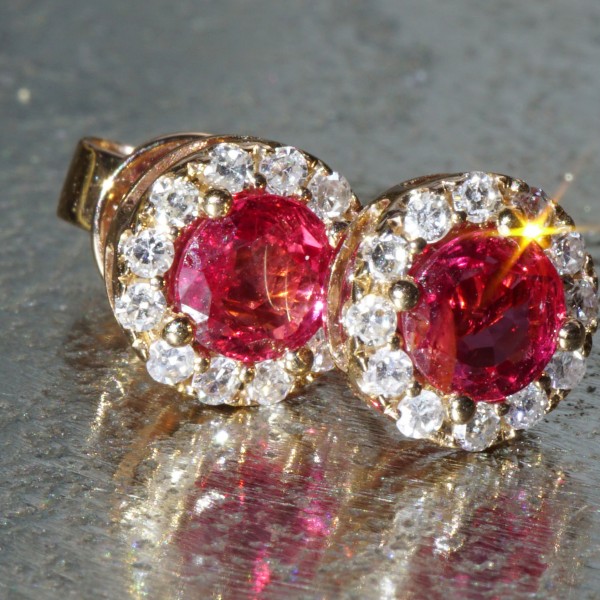 As the Star ...two Burma Rubies...great Color 18 kt Rosegold
