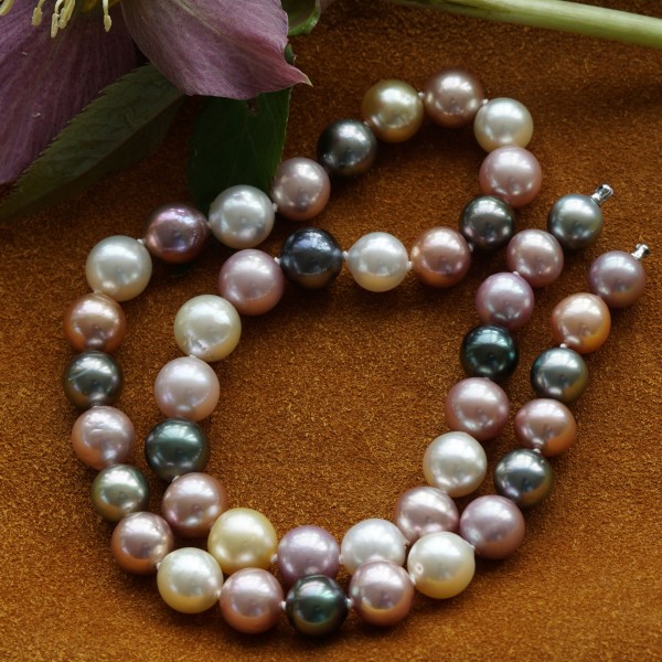 Tahiti Southsea Ming Pearl Necklace....such nice Colors